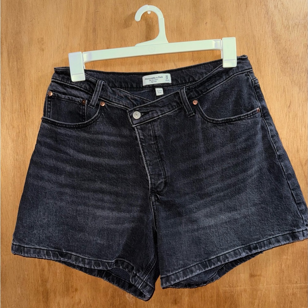 Abercrombie & Fitch Curve Love The Dad Short High Rise
